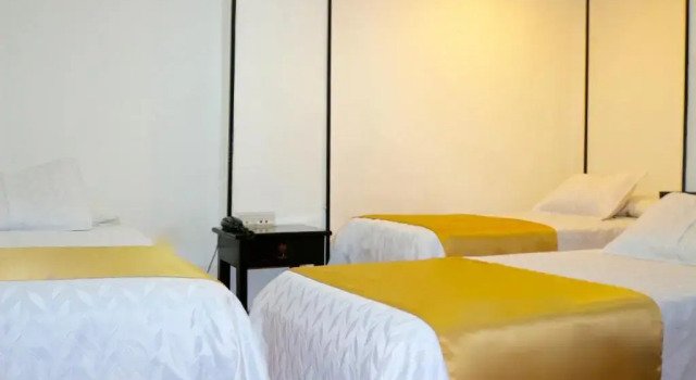 Трёхместный номер Standard Hotel Ferrovial Corferias