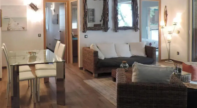 AT054 Els Pins I, Varaa Hotelli Hotellit Tarragonès uima-altaalla, Uima-allas