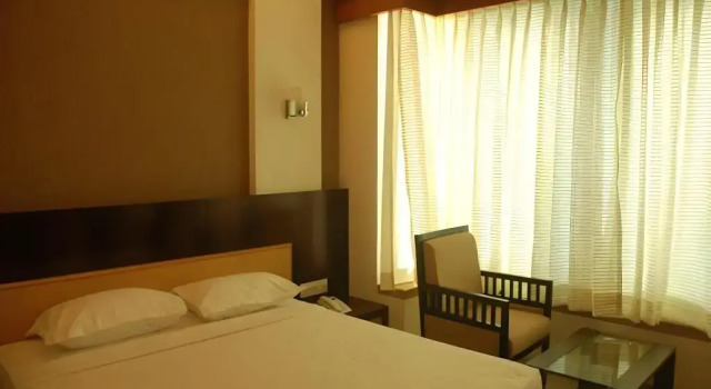 Hotel Lerida, Забронировать Отель Отели штата Махараштры 3 звезды, 3*