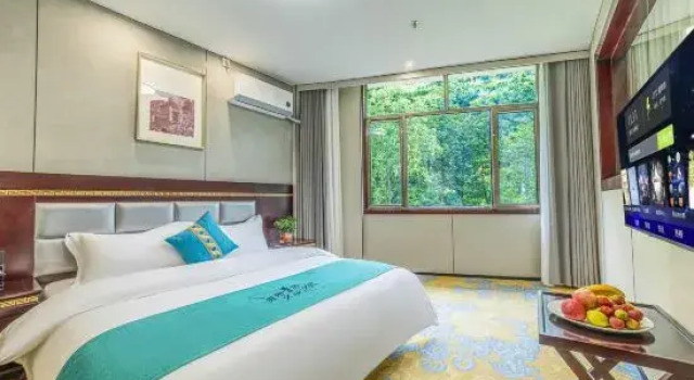 Семейный люкс Sun And Moon International  Hotel (Zhenyuan Ancient Town Branch)