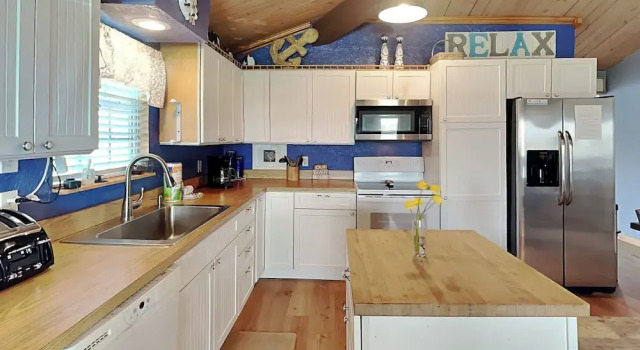 Коттедж с 3 комнатами с балконом Barnacle Lodge