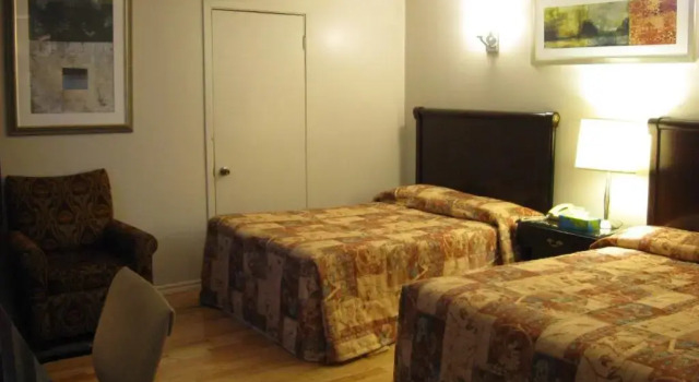 Четырёхместный номер Standard Motel Clair Mont