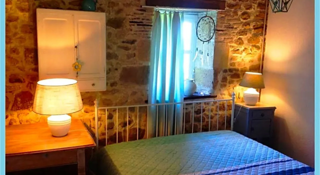 Domaine Charente Glamping Familyroom Le Jardin with external toilet & shower house & outdoor kitchen, Prenota Campeggio Hotel a Aquitania con parcheggio, Parcheggio