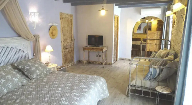 Люкс Deluxe Chambres dHôtes Domaine de Beunes