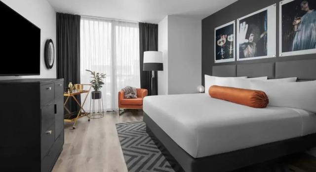 Двухместный номер Standard с видом на бассейн The ENGLiSH Hotel, Las Vegas, a Tribute Portfolio Hotel