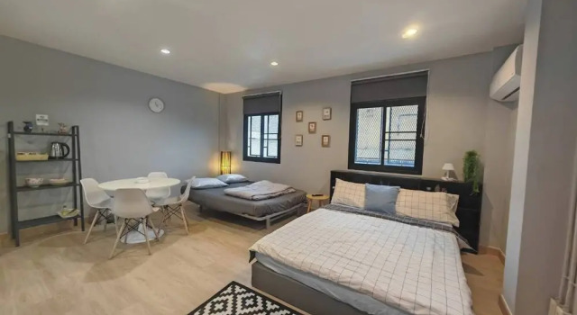 Трёхместный номер Deluxe с балконом и с видом на город 57 Hidden House BKK Chinatown