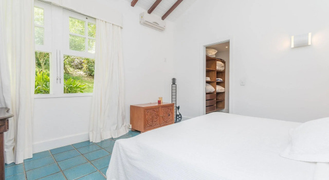 Villa Com Quinze Suítes, E Praia Privativa No Coração De Angra Dos Reis