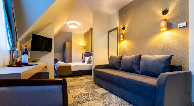 Hotel IZVOARE Caciulata, Varaa Hotelli Caciulata 