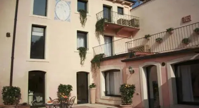 Relais Ristori, Забронировать Отель исторический центр Верона, рядом с Башня Ламберти