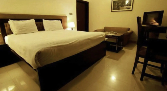 Royal Elegance Hotel