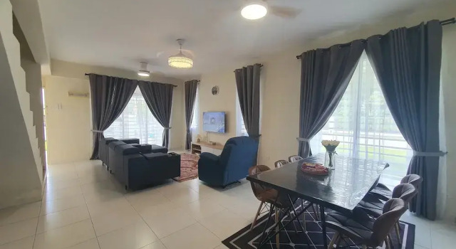 Teratak Teratai Homestay - Corner, Забронировать Дом для отпуска Коттеджи Каджанг, Коттедж