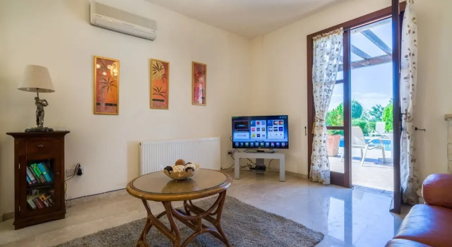 Вилла с 3 комнатами с балконом 3 bedroom Villa Anarita 64 with private L-shaped pool, beautiful gardens, near resort village square