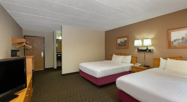 Quality Inn Ladysmith, Book Hotel Hoteller i Ladysmith med parkering, Parkering