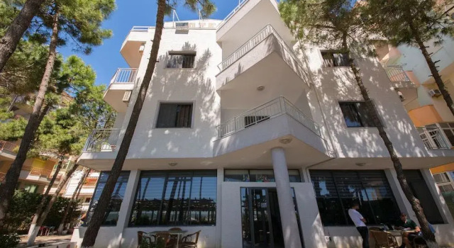 Hotel Andi, Rezerwuj Hotel Hotele w Durres County z parkingiem, Parking