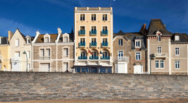 Hotel Ambassadeurs, Rezerwuj Hotel  