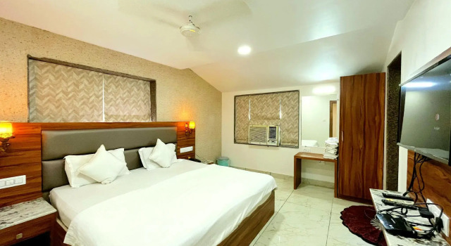 Hotel Aradhana, Забронировать Отель Отели штата Раджастхана с парковкой, Парковка