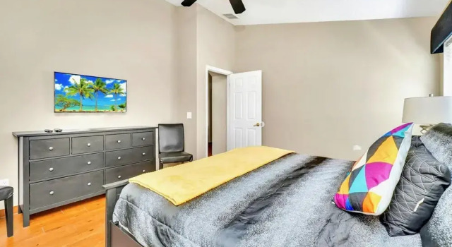 4BR Home w Private Pool Hot tub - Near Disney, Rezerwuj Hotel Kissimmee Kissimmee