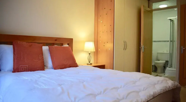 2 Bedroom Apartment With Balconies, Book Lejlighed Dublin Dublin County