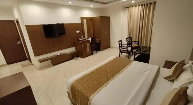 Люкс с балконом La Savanna by DL Hotels and Resorts