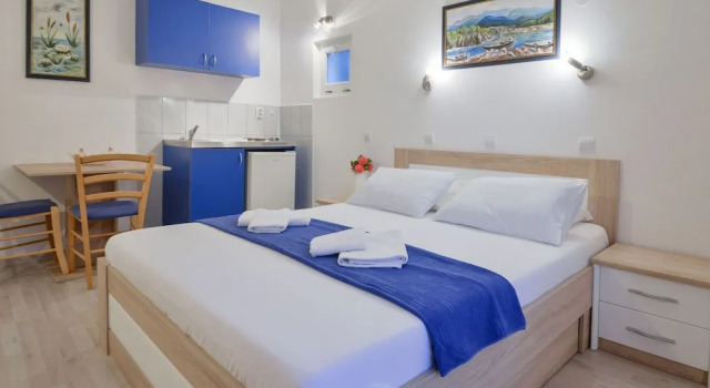 Студия Economy Guesthouse Apartments Čenić