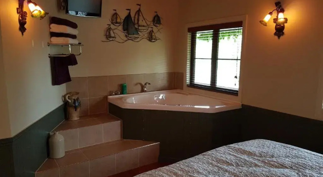 Коттедж c 1 комнатой River Rock Estate