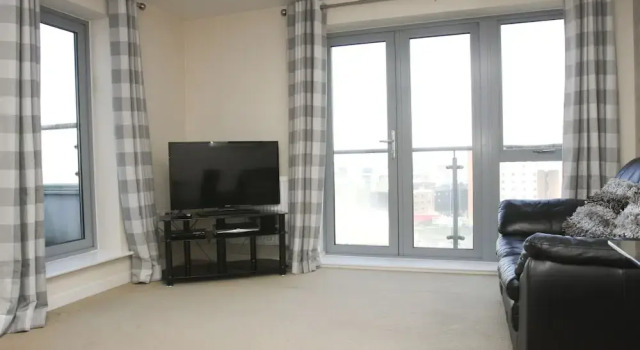 2 Bed Modern Apartment-Wilmington Close