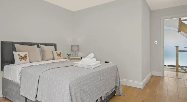 Апартаменты Standard Three Bed Spacious Apartment in Dalston