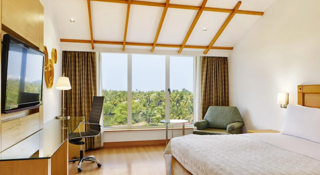 Двухместный номер Deluxe Le Meridien Kochi