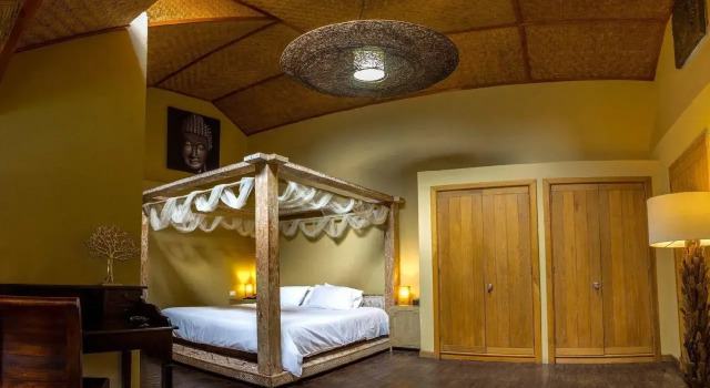 Hotel Chateau Physique