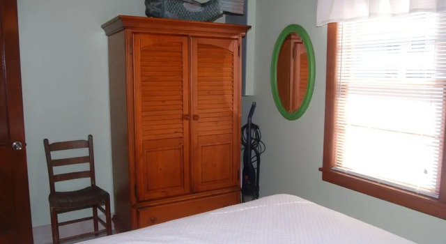 Mermaid Manor 2 Bedrooms 1 Bathroom Cottage