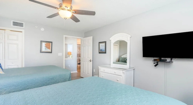 Ocean View Condo Just Steps Away From The Beach - 106 Brighton 2 Bedroom Condo, Забронировать Отель СПА-отели Миртл-Бич, рядом с Hibben Memorial Park, SPA-услуги