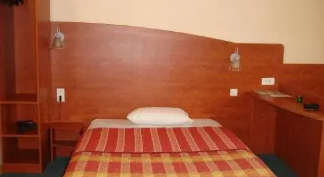 Adams Hotel, Book Hotel  