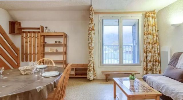 Appartement Cauterets, 3 pièces, 6 personnes - FR-1-401-200, Rezervasyon Daire Pyrenees National Park otoparklı oteller, Otopark