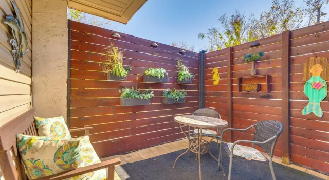 Апартаменты 2 Private Outdoor Spaces: Gulf Breeze Townhome!