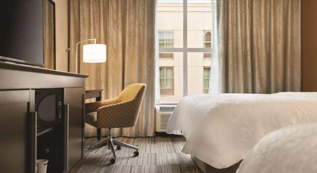 Четырёхместный номер Standard Hampton Inn & Suites - Roanoke-Downtown, VA