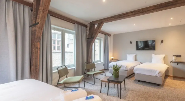 Четырёхместный номер Standard с видом на город Hotel Lucca