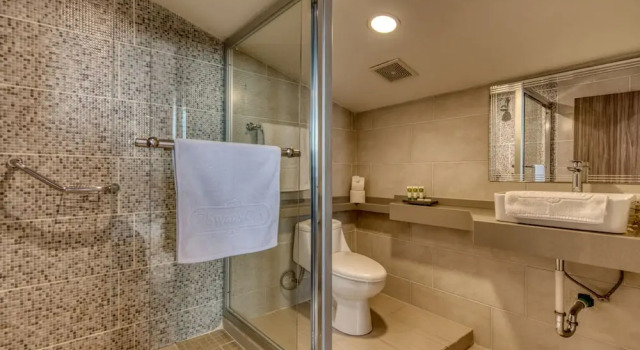Номер Classic Swans Cay Hotel