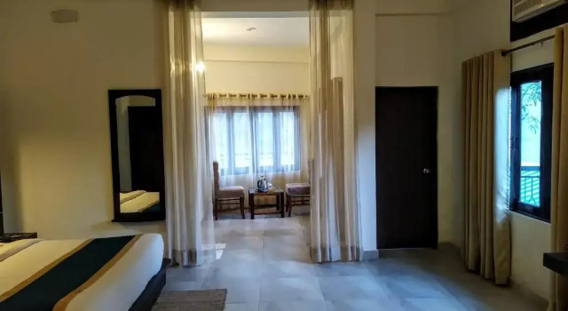 Полулюкс Hotel Holiday Highlights by Howard
