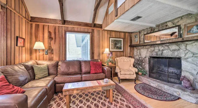 Chalet w/ Mtn Views & Golf Course Access!, Buchen Sie Chalet Sky Valley Georgia