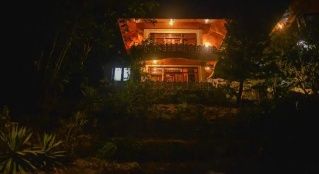 Tangkoko Sanctuary Villa, Buchen Sie Villa Hotels in Sulawesi mit Frühstück, Frühstück