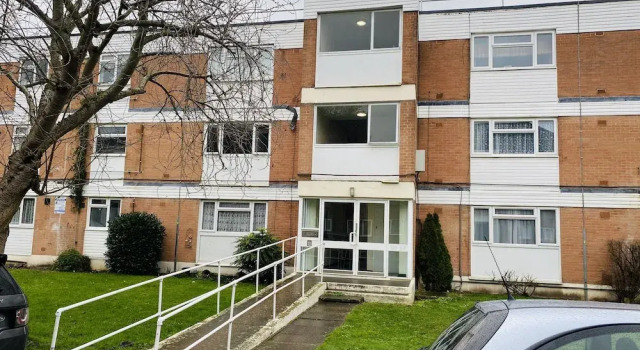 Nice 3-Bed Apartment Close to Heathrow, Varaa Huoneisto Asunnot kohteessa Merseyside, Huoneisto