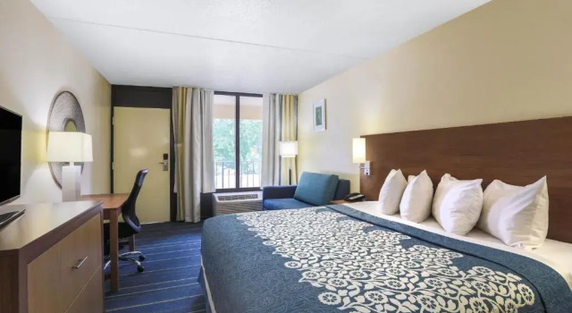 Люкс Days Inn by Wyndham Newark Wilmington