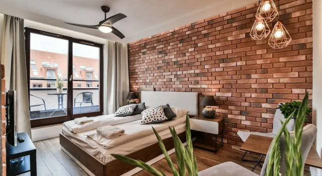 Chmielna Gdańsk 73, Varaa Hotelli Hotellit Pommeri pysäköinnillä, Pysäköinti