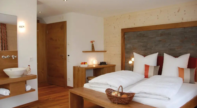 Двухместный номер Standard Neumaiers Hotel