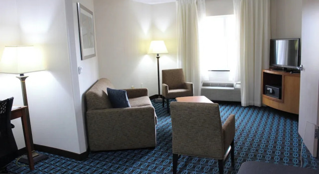 Люкс Fairfield Inn & Suites Kansas City Liberty