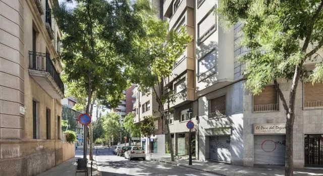 Sarria Attic, Забронировать Отель Отели Барселоны 3 звезды, рядом с Клиника Corachan, 3*