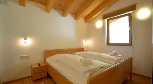 Ski Chalet Jim 300 m From ski Lift, Rezerwuj Chalet Hotele w Salzburg z parkingiem, Parking