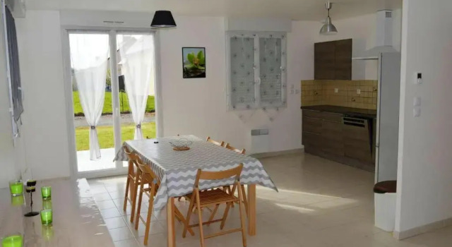 Maison de 3 chambres avec vue sur la mer jardin clos et wifi a Saint Laurent sur Mer, Book Hotel Normandy Landing Beaches Lower Normandy