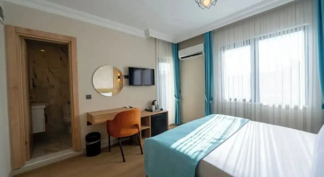 Номер Standard с видом на улицу Coastline Orange Hotel