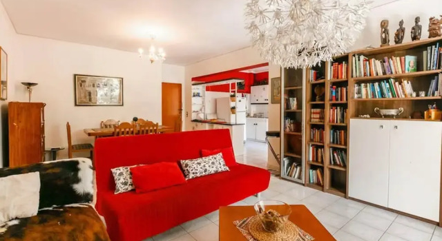 Bright And Spacious Flat, 5 Min From The Beach